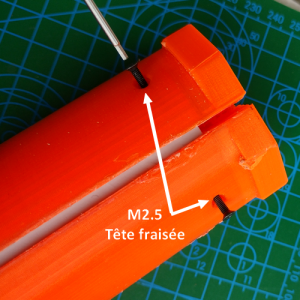 Fig. 4: Mise en place des vis de maintien