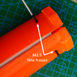 Fig. 4.1.18: Mise en place des vis de maintien